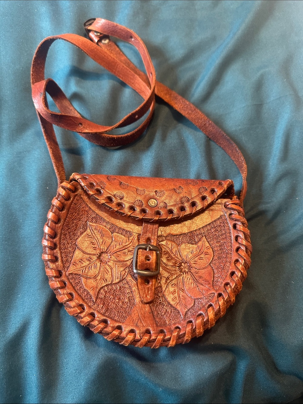 Vintage 70s Boho Hand Tooled Leather Floral Crossbody Saddle Bag